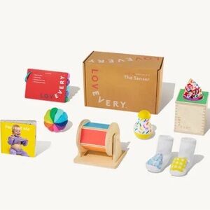 Lovevery ‘The Senser’ Playkit + Book Bundle (5-6 months)